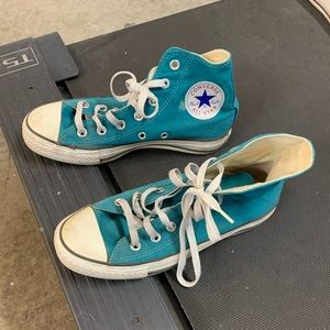Chucks. Women size 7